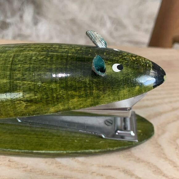 Vintage Green Wood And Metal Mouse Mini Stapler - Picture 4 of 16